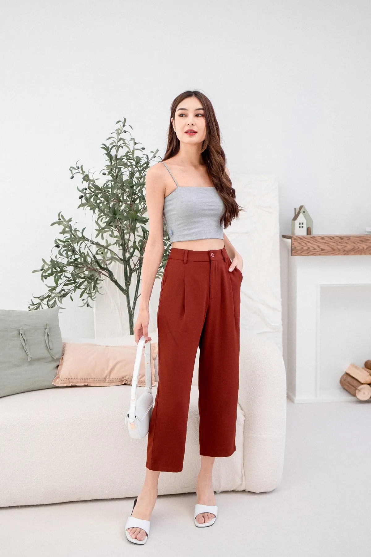 ARI TAPERED TROUSERS IN BRICK