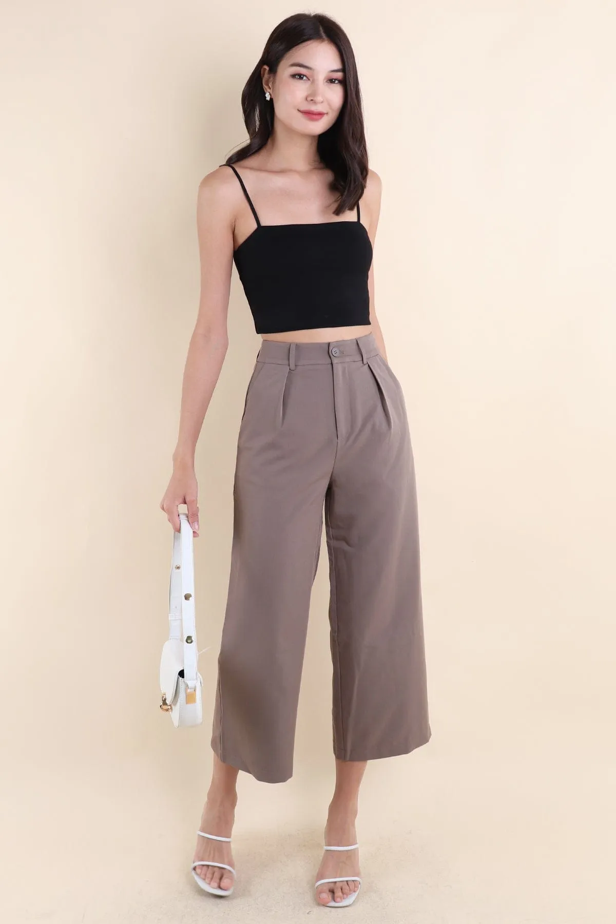 CAMO PLEATED WIDE LEG TROUSERS IN MOCHA