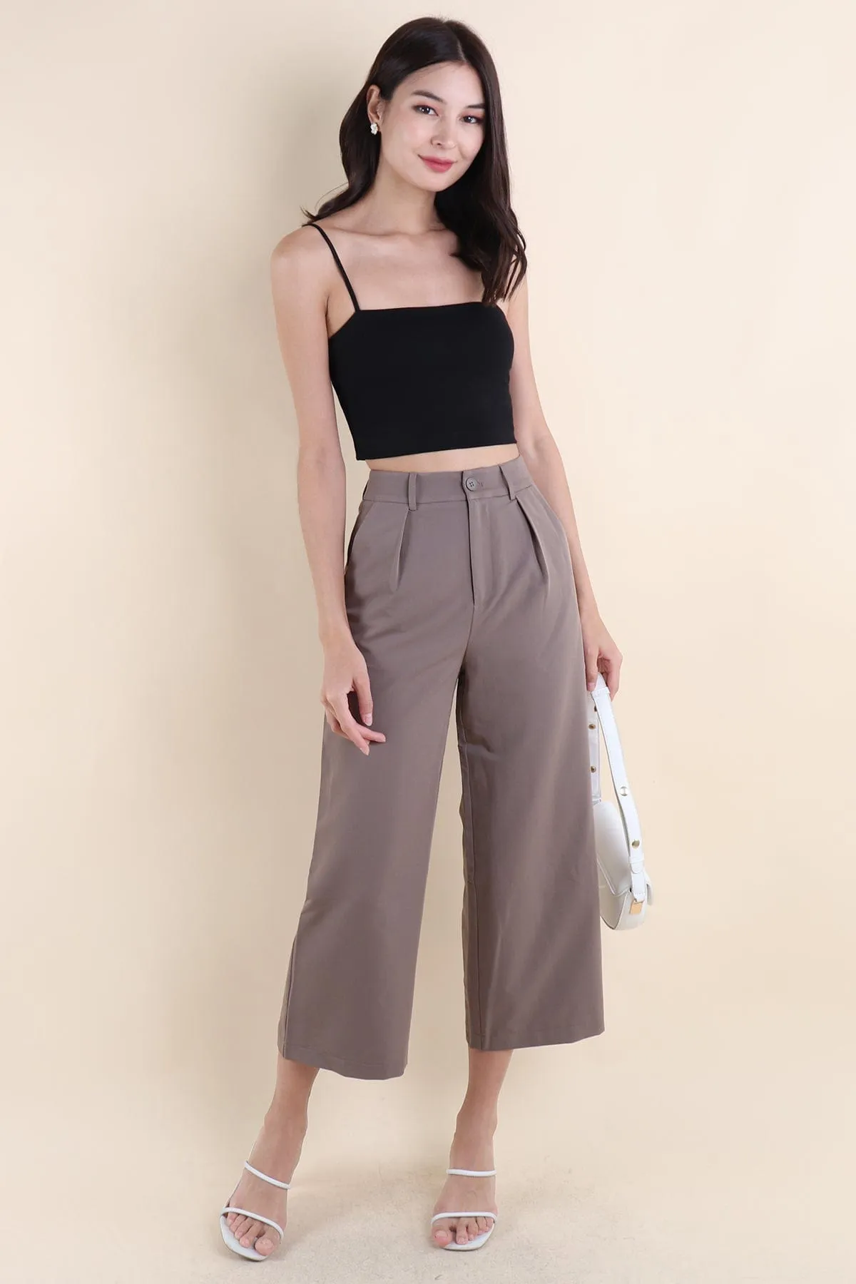 CAMO PLEATED WIDE LEG TROUSERS IN MOCHA