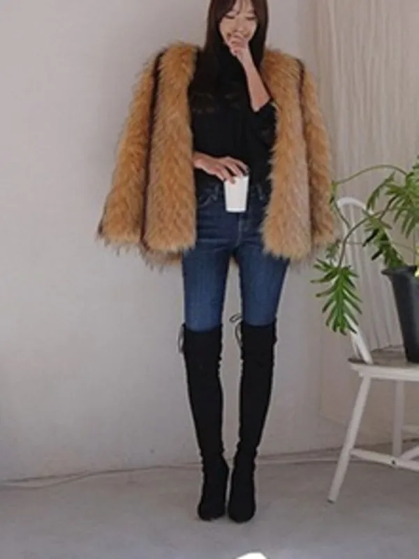 Fashionable women's faux fur coat