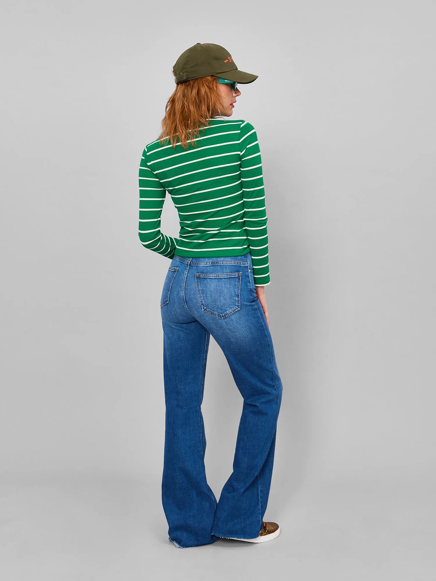 Long-leg wide-leg jeans