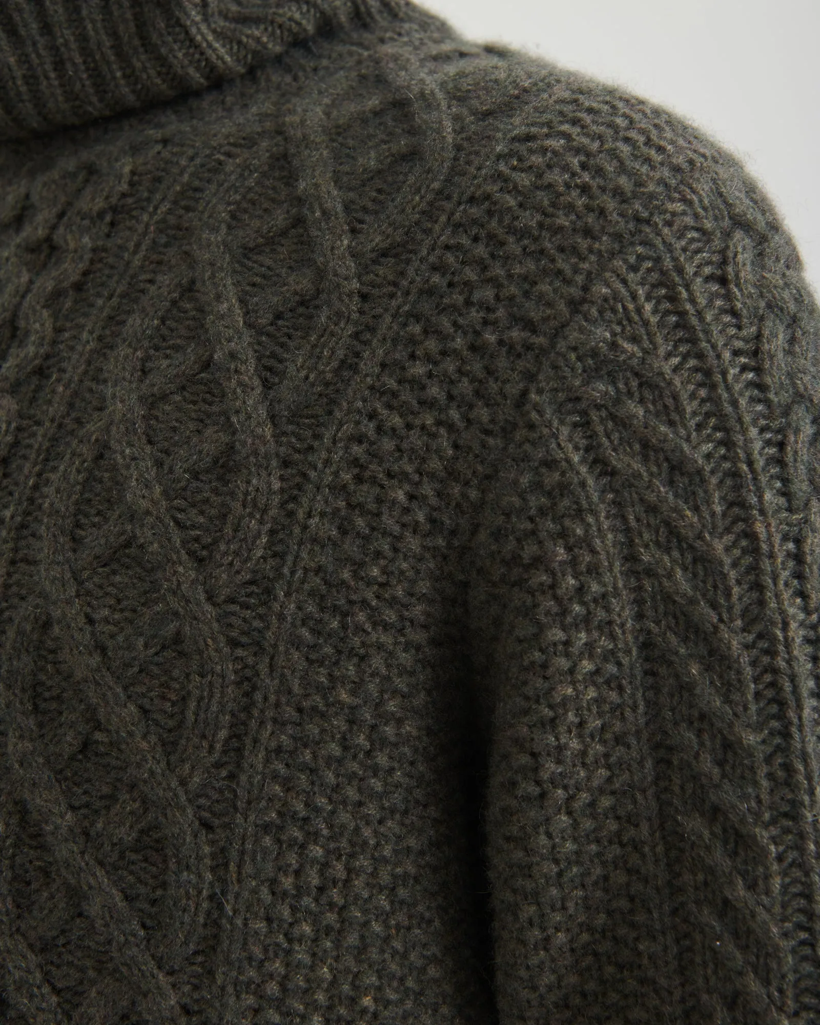 Super Luxe Cashmere Fisherman Cable Turtleneck