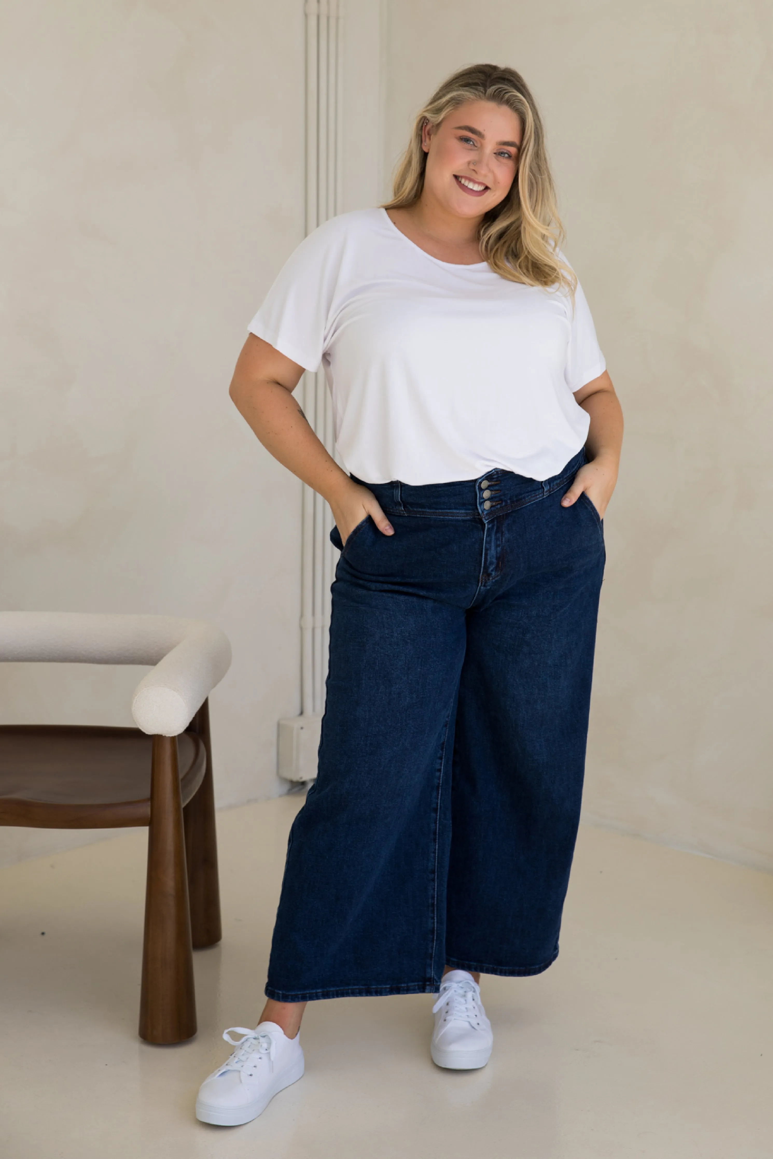 Wide Leg Jean in Dark Denim